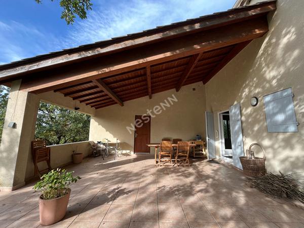 Ensemble de deux logements indépendants sur terrain arboré dans un environnement calme