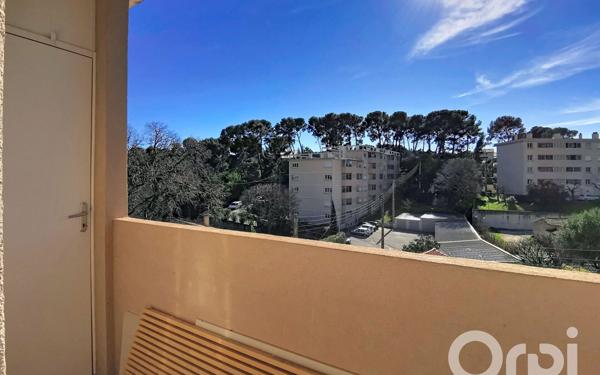 Appartement à vendre    3 pièces • 57 m2 Toulon
