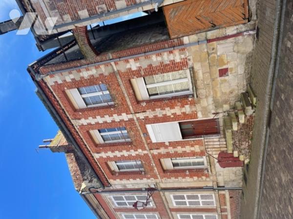 Une maison semi mitoyenne à usage d’habitation