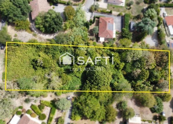 Terrain pentu constructible de 2790 m2