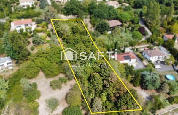 Terrain pentu constructible de 2790 m2