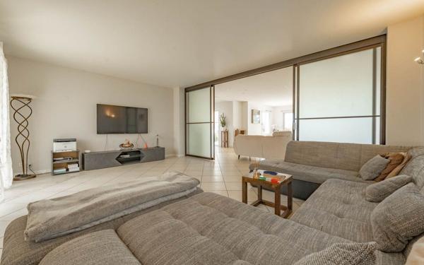 Maison à vendre    8 pièces • 480 m2 Veigy-Foncenex