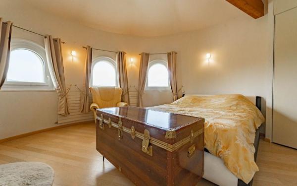 Maison à vendre    8 pièces • 480 m2 Veigy-Foncenex