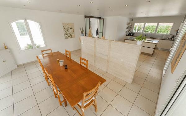 Maison à vendre    8 pièces • 480 m2 Veigy-Foncenex