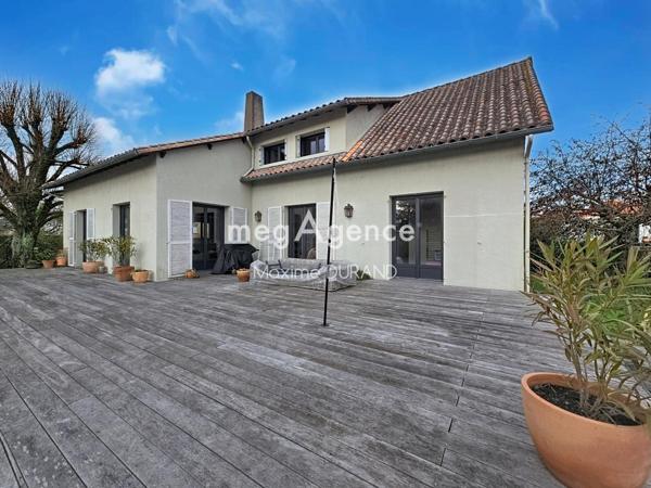 Maison à CHOLET, 49300 - 10 pièces 273m²