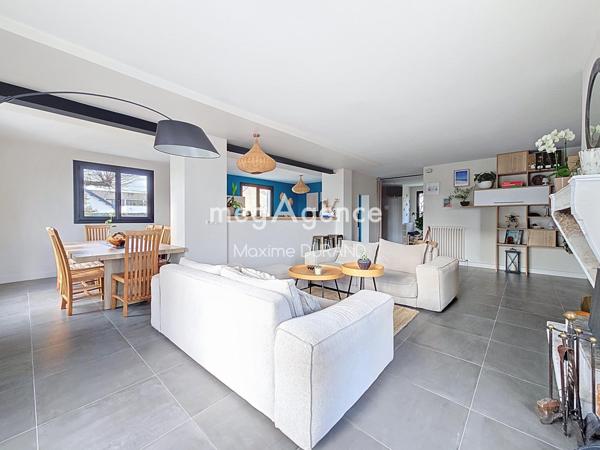 Maison à CHOLET, 49300 - 10 pièces 273m²