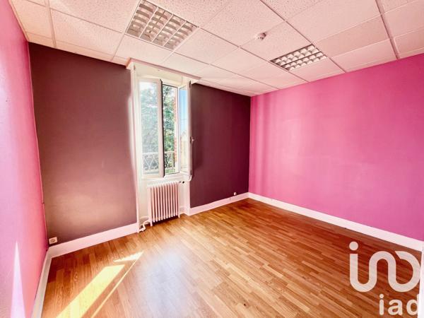 Maison 12 pièces de 206 m² à Saint-Gaultier (36800)