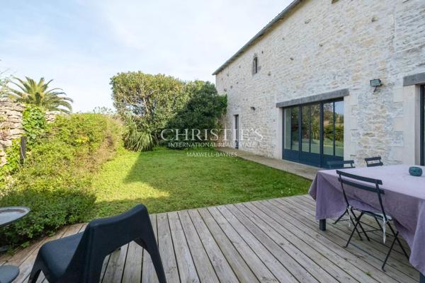 Maison de village en pierre piscinable