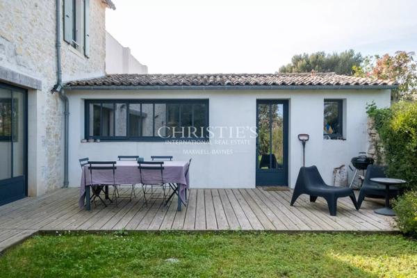 Maison de village en pierre piscinable