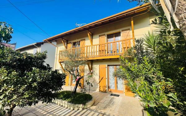 Maison à vendre    5 pièces •  Dax