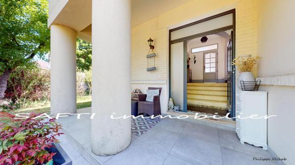 Demeure de 190 m2 habitables de 8 pièces, 5 chambres + cave sur un terrain clos de 1000 m2 sans vis-à-vis.