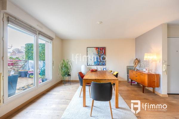 Neudorf bel attique dans petite résidence