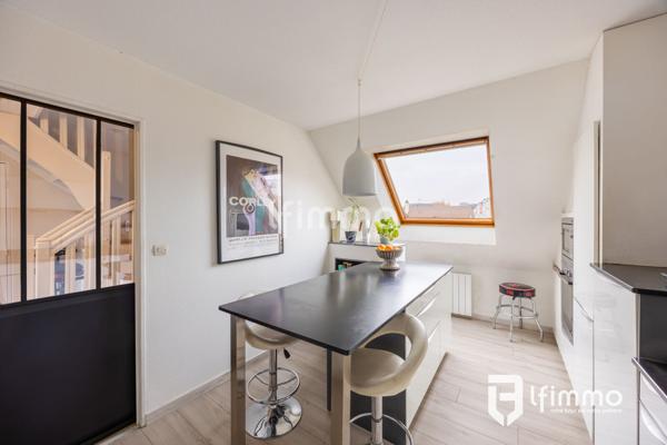 Neudorf bel attique dans petite résidence