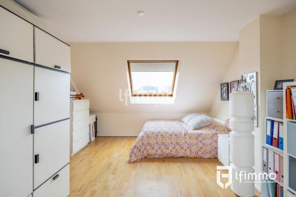 Neudorf bel attique dans petite résidence