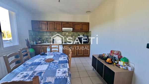 À Médis, 2 maisons indépendantes, 155 m2 au total, 5 chambres, garage et jardin clos.