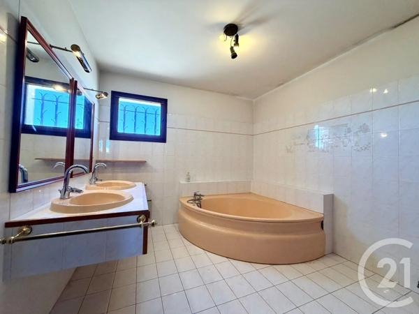 Maison à vendre  5 pièces - 167 m 2   LUNEL  - 34