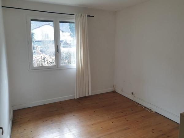 Maison mitoyenne à rénover