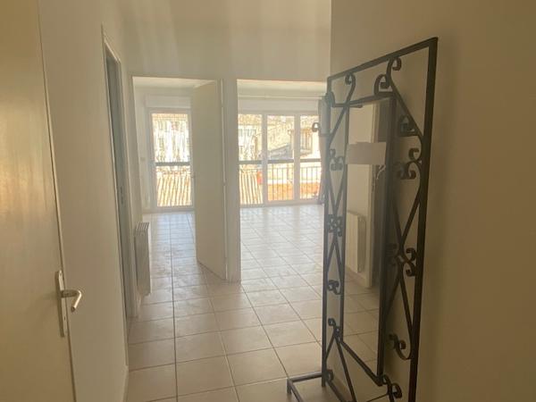 Appartement T2 avec terrasse et garage fermé - Manosque - Réf. G1