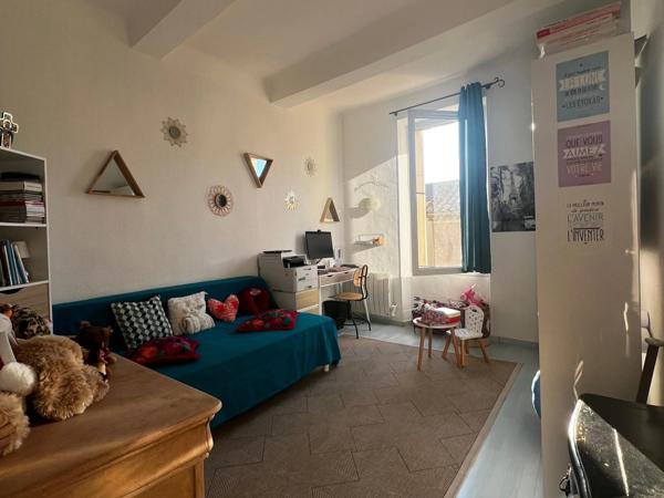 Maison de village avec terrasse tropézienne à vendre – Rousset (13790)