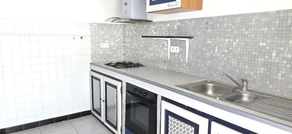 Ensemble immobilier T11 de 279 m2 avec garage, caves et hangar sur 816 m2 de terrain