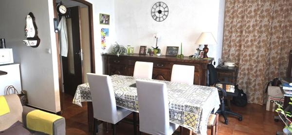 Ensemble immobilier T11 de 279 m2 avec garage, caves et hangar sur 816 m2 de terrain