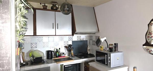 Ensemble immobilier T11 de 279 m2 avec garage, caves et hangar sur 816 m2 de terrain