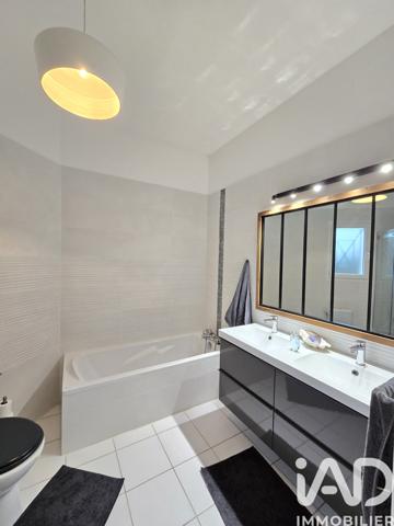 Maison à vendre 6 pièces 163 m² Saint-Caprais-de-Bordeaux