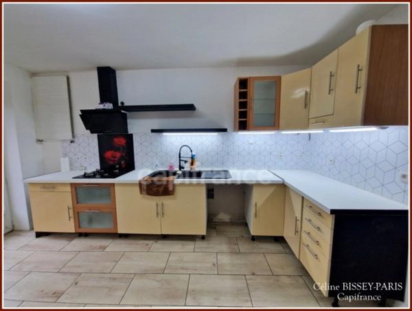 Dpt Yonne (89), CHEU maison 165 M2, 4 chambres, cuisine équipée, 1 salle d'eau, 1 salle de bain