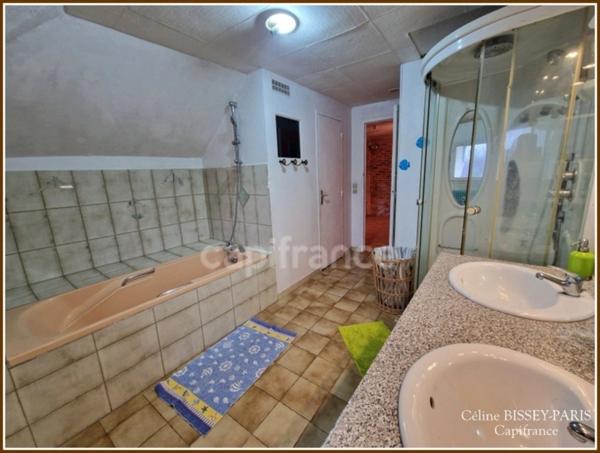Dpt Yonne (89), CHEU maison 165 M2, 4 chambres, cuisine équipée, 1 salle d'eau, 1 salle de bain