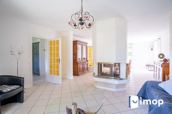 Maison 6 chambres avec sous-sol et terrasse