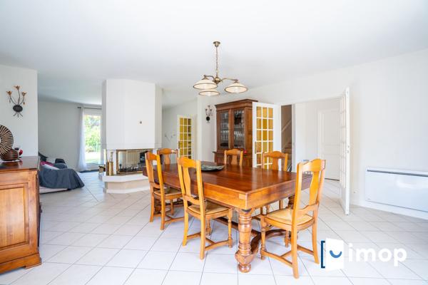 Maison 6 chambres avec sous-sol et terrasse