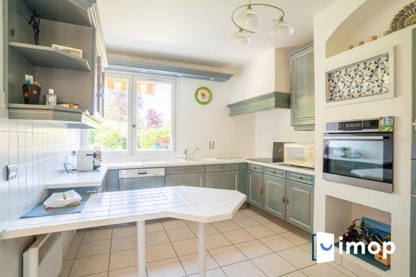 Maison 6 chambres avec sous-sol et terrasse