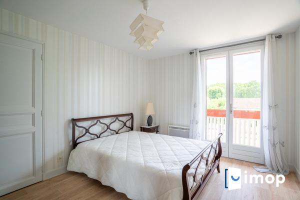 Maison 6 chambres avec sous-sol et terrasse