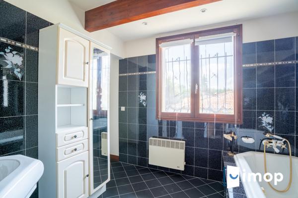 Maison 6 chambres avec sous-sol et terrasse