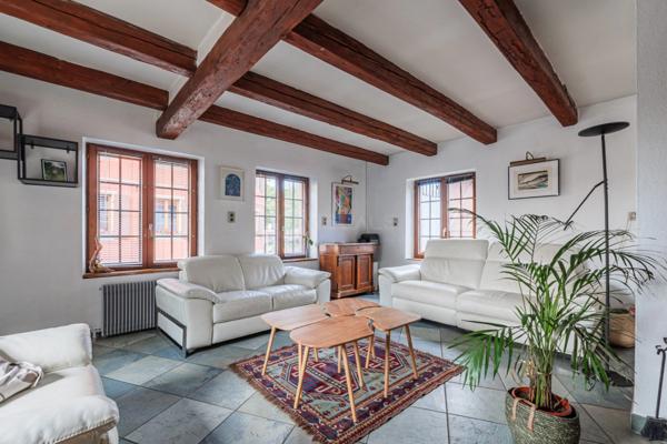 67206 MITTELHAUSBERGEN - Corps de ferme alsacien avec gîtes, grange et puits historique