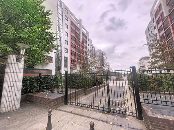 ISSY - ALLEE HENRI MATISSE- RODIN balcons-calme-résidence sécurisée