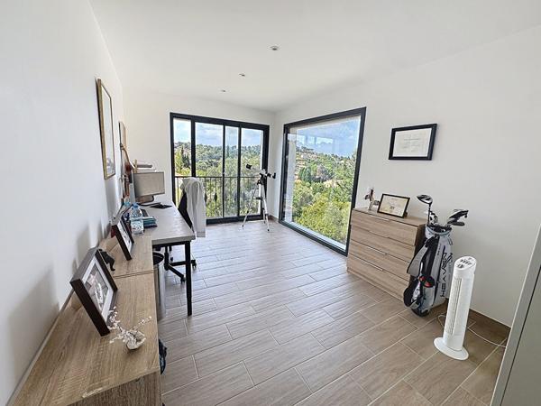 Maison Neuve 2024 La Seyne Sur Mer 3 pièces de 135 m²