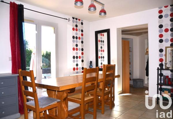 Maison 7 pièces de 150 m² à Tourves (83170)