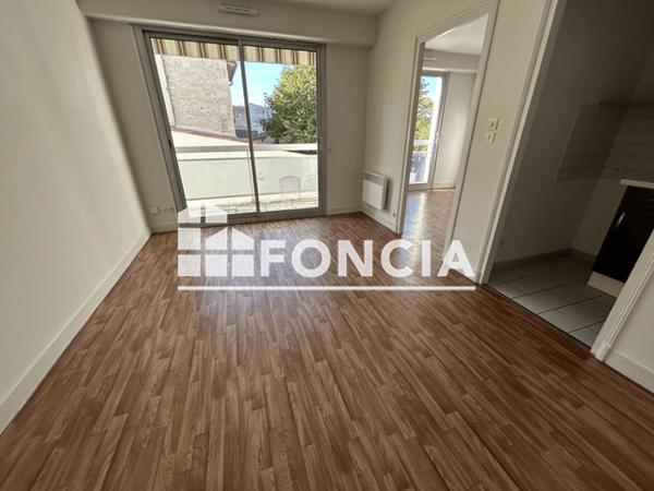 Location Appartement 2 pièces 32.25 m² - 2 RUE DE L'YSER Niort 79000