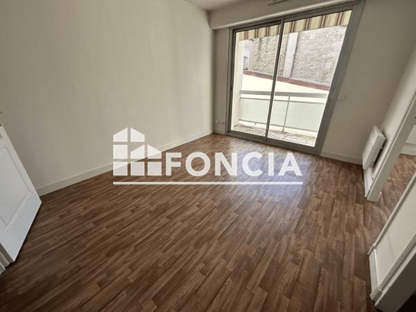 Location Appartement 2 pièces 32.25 m² - 2 RUE DE L'YSER Niort 79000