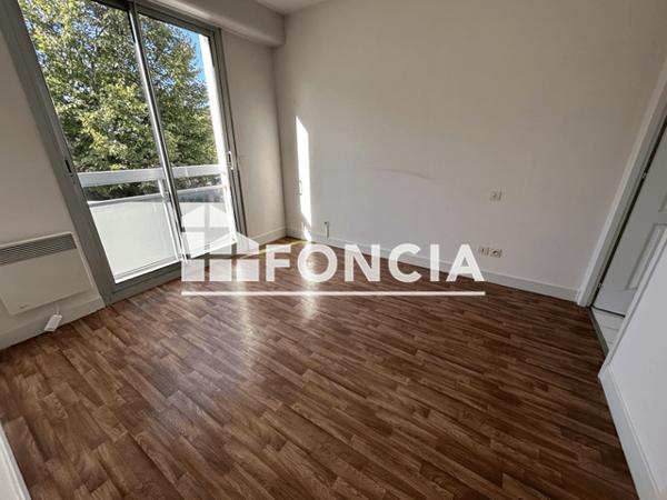 Location Appartement 2 pièces 32.25 m² - 2 RUE DE L'YSER Niort 79000