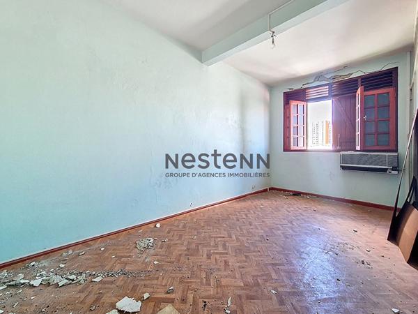 A VENDRE IMMEUBLE DE 3 LOGEMENTS A RENOVER SITUE A POINTE A PITRE
