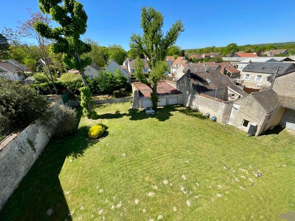 La Ferté-Alais (91590) Appartement duplex, 2 chambres, toit terrasse, cave et place de parking