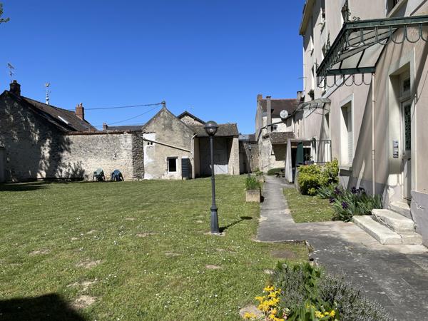 La Ferté-Alais (91590) Appartement duplex, 2 chambres, toit terrasse, cave et place de parking