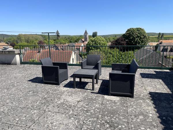 La Ferté-Alais (91590) Appartement duplex, 2 chambres, toit terrasse, cave et place de parking