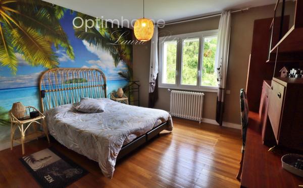 Maison à vendre 10 pièces BARBEZIEUX SAINT HILAIRE (16) Quartier calme proche du centre