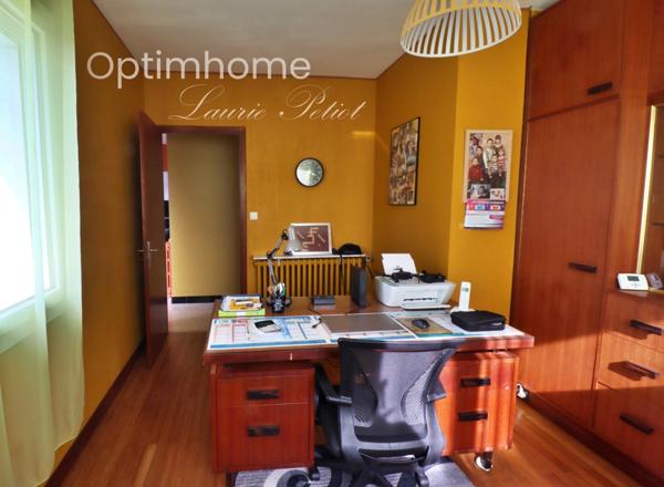 Maison à vendre 10 pièces BARBEZIEUX SAINT HILAIRE (16) Quartier calme proche du centre