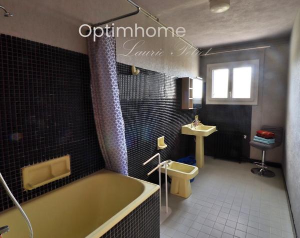 Maison à vendre 10 pièces BARBEZIEUX SAINT HILAIRE (16) Quartier calme proche du centre