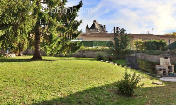 Maison à vendre 10 pièces BARBEZIEUX SAINT HILAIRE (16) Quartier calme proche du centre