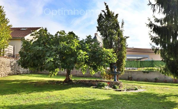 Maison à vendre 10 pièces BARBEZIEUX SAINT HILAIRE (16) Quartier calme proche du centre